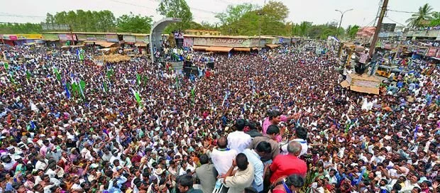 Jagan Mohan Reddy seen addressing a crowd during election campaigns in Janabheri on Sunday